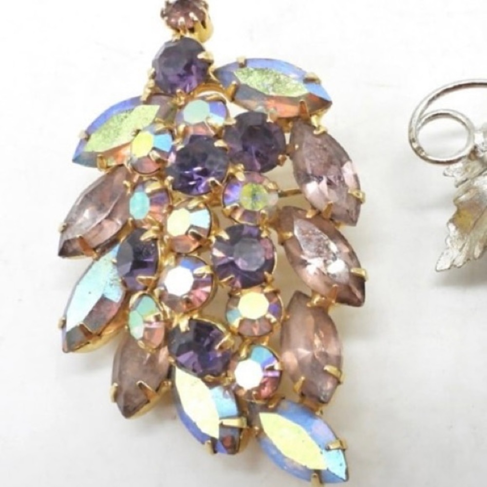 Juliana style brooch (unmarked) with gorgeous AB‎ rhinestones.